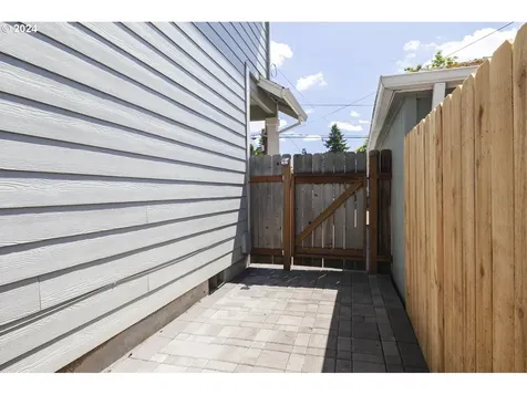 5333 SE Lambert Street Portland OR 97206