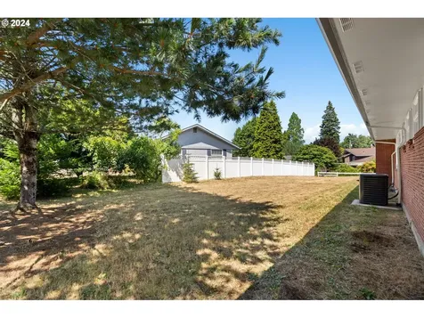 1617 Ne Ione Loop Camas WA 98607