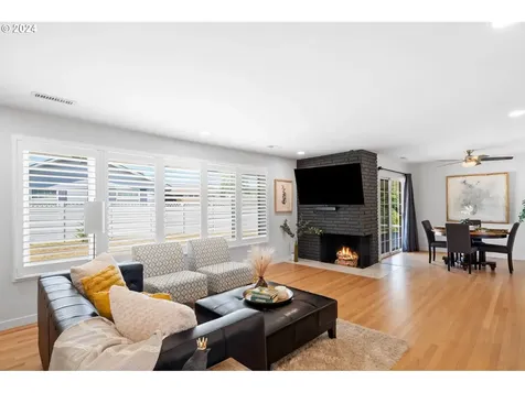 1617 Ne Ione Loop Camas WA 98607