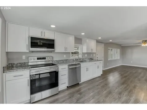 5885 NE Jacobson Street Hillsboro OR 97124