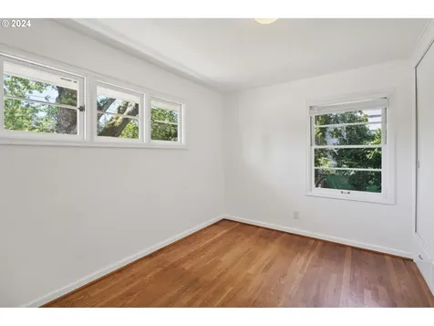 8907 Ne Schuyler Street Portland OR 97220