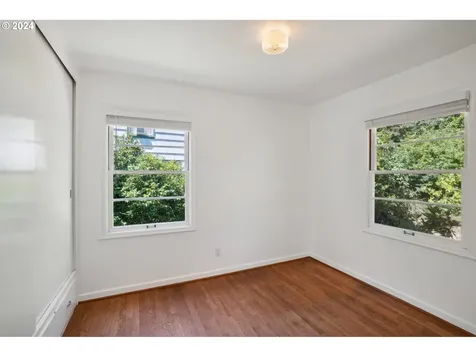 8907 Ne Schuyler Street Portland OR 97220