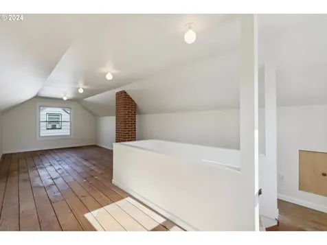 8907 Ne Schuyler Street Portland OR 97220