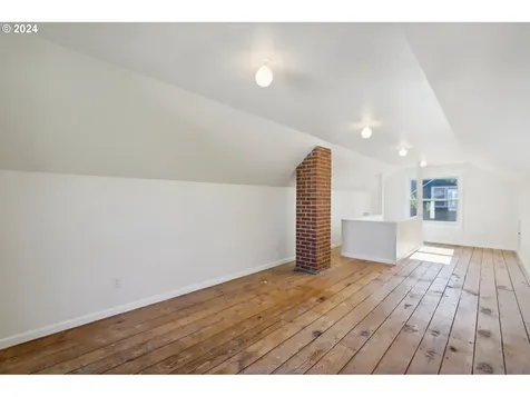 8907 Ne Schuyler Street Portland OR 97220
