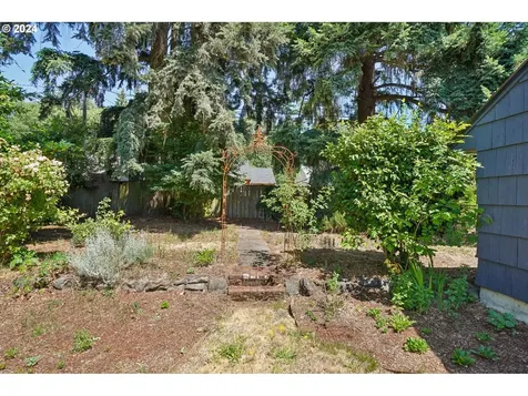 8907 Ne Schuyler Street Portland OR 97220