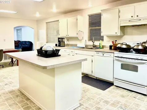 28597 Santiam Highway Sweet Home OR 97386