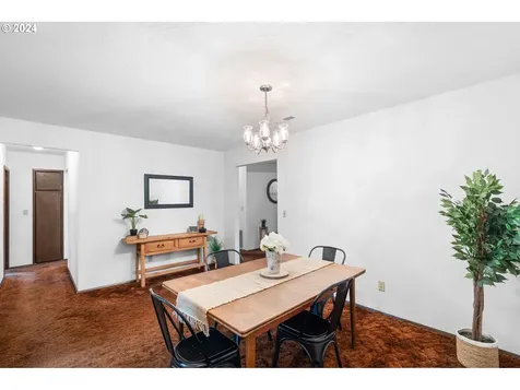 805 N 16th Avenue Kelso WA 98626