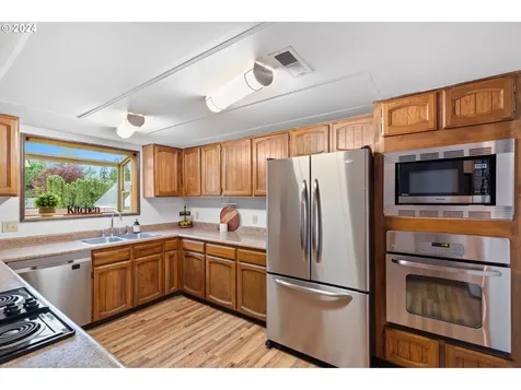 805 N 16th Avenue Kelso WA 98626