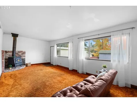805 N 16th Avenue Kelso WA 98626