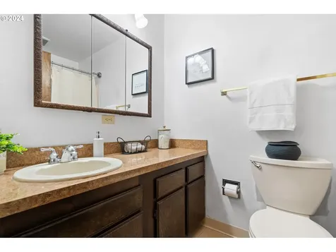 805 N 16th Avenue Kelso WA 98626