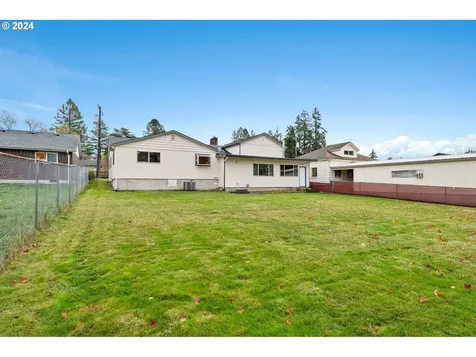 805 N 16th Avenue Kelso WA 98626