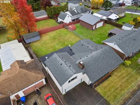 805 N 16th Avenue Kelso WA 98626