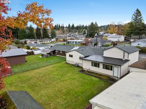 805 N 16th Avenue Kelso WA 98626