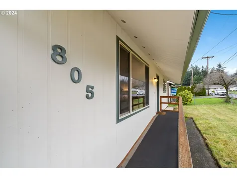 805 N 16th Avenue Kelso WA 98626