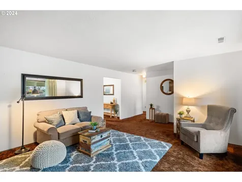 805 N 16th Avenue Kelso WA 98626