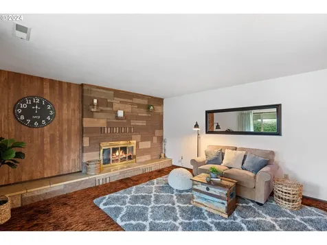 805 N 16th Avenue Kelso WA 98626
