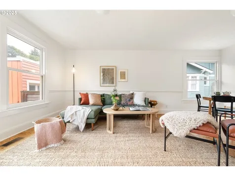 3234 SE Ankeny Street Portland OR 97214