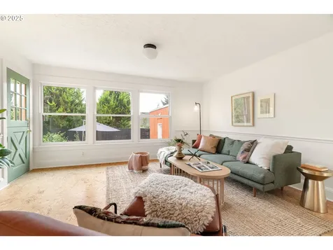 3234 SE Ankeny Street Portland OR 97214