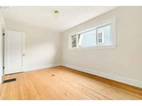 3234 SE Ankeny Street Portland OR 97214