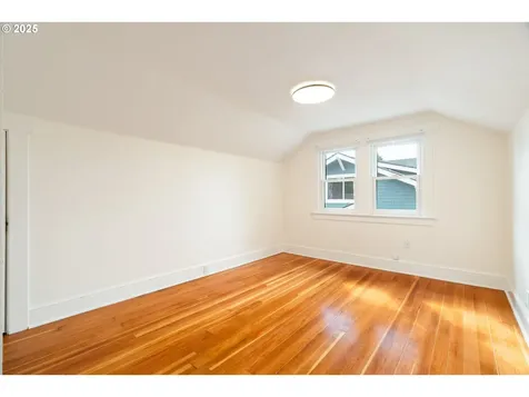 3234 SE Ankeny Street Portland OR 97214