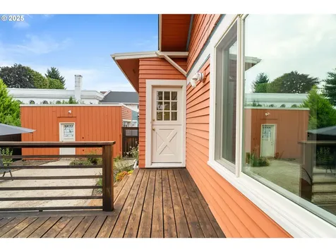3234 SE Ankeny Street Portland OR 97214