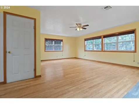 3707 Se 168th Avenue Portland OR 97236