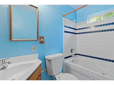 3707 Se 168th Avenue Portland OR 97236