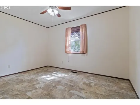 3707 Se 168th Avenue Portland OR 97236