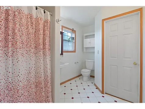 3707 Se 168th Avenue Portland OR 97236