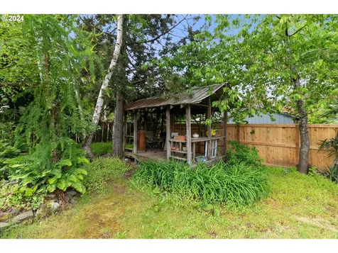 3707 Se 168th Avenue Portland OR 97236