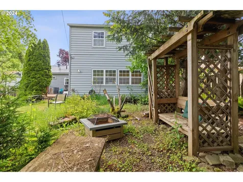 3707 Se 168th Avenue Portland OR 97236