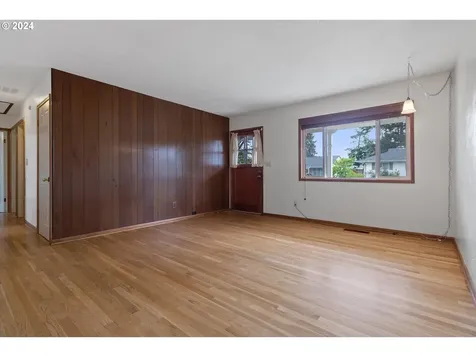 3707 Se 168th Avenue Portland OR 97236