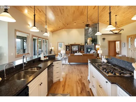 1470 Catalina Lane White Salmon WA 98672