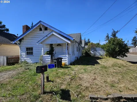 2908 Sheridan Avenue North Bend OR 97459