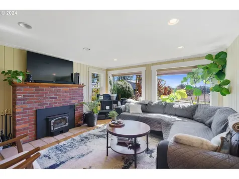 6120 Tillamook Avenue Bay City OR 97107