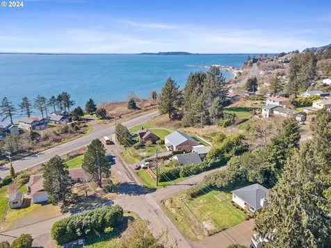 6120 Tillamook Avenue Bay City OR 97107