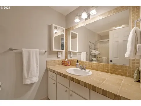 15885 Sw Barnard Court Beaverton OR 97007