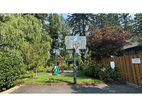 1973 SE Duncan Drive Hillsboro OR 97123