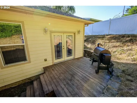 644 9th Avenue Coos Bay OR 97420