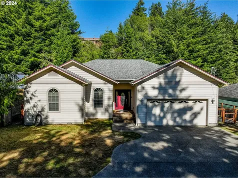 644 9th Avenue Coos Bay OR 97420