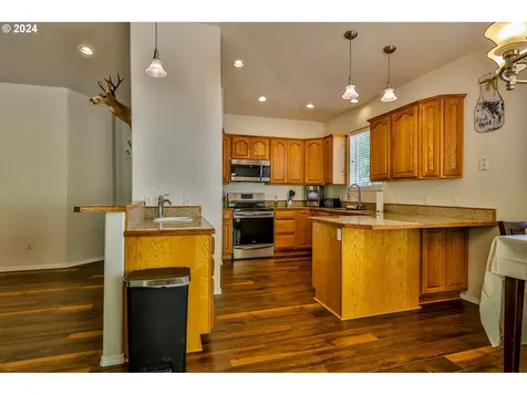 644 9th Avenue Coos Bay OR 97420