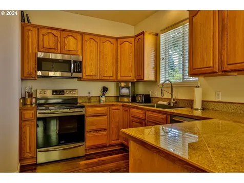 644 9th Avenue Coos Bay OR 97420