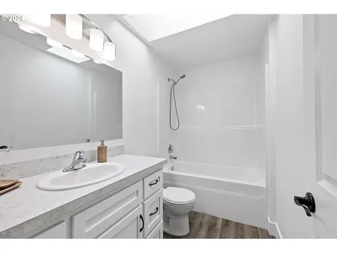 379 S 51st Place Springfield OR 97478