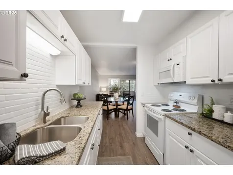 3101 Mcnary Parkway Lake Oswego OR 97035