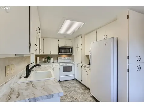 16815 SW 129th Avenue Portland OR 97224