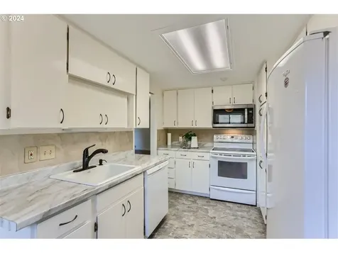 16815 SW 129th Avenue Portland OR 97224