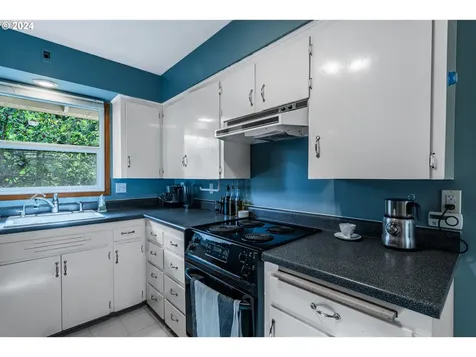 5829 SW Texas Street Portland OR 97219