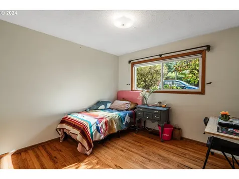 5829 SW Texas Street Portland OR 97219