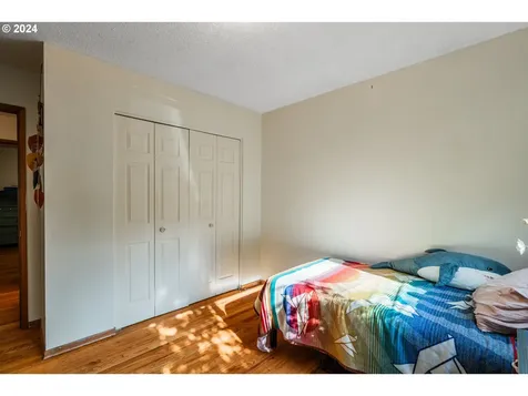 5829 SW Texas Street Portland OR 97219