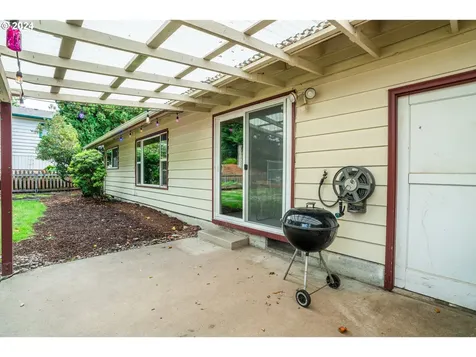 5829 SW Texas Street Portland OR 97219